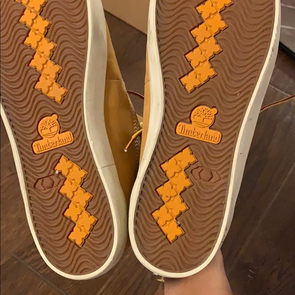 Timberland Boots for Women - Picture 4 of 8